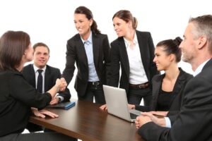 Quelles sont les étapes clés d'une restructuration d'entreprise réussie ?