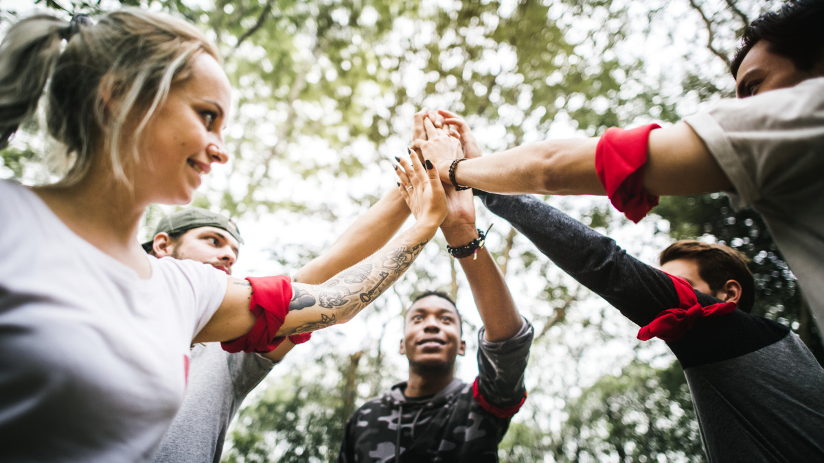 organiser un team building pour renforcer les équipes