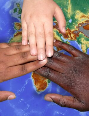 Les_associations_d_aide_aux_migrants_:_un_pilier_de_solidarité_dans_un_monde_en_mouvement